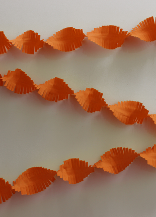 Crepe garland - 6 meters - orange