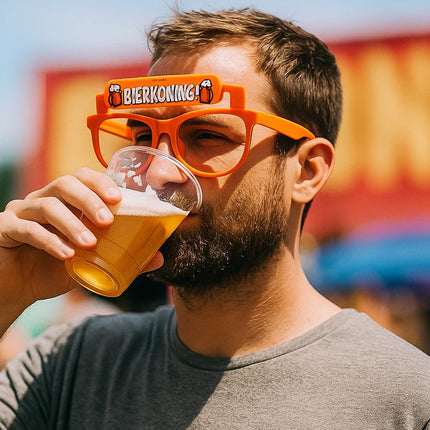 Partybril - Omdraaien naar "Bierkoning" en "Geef me bier!"